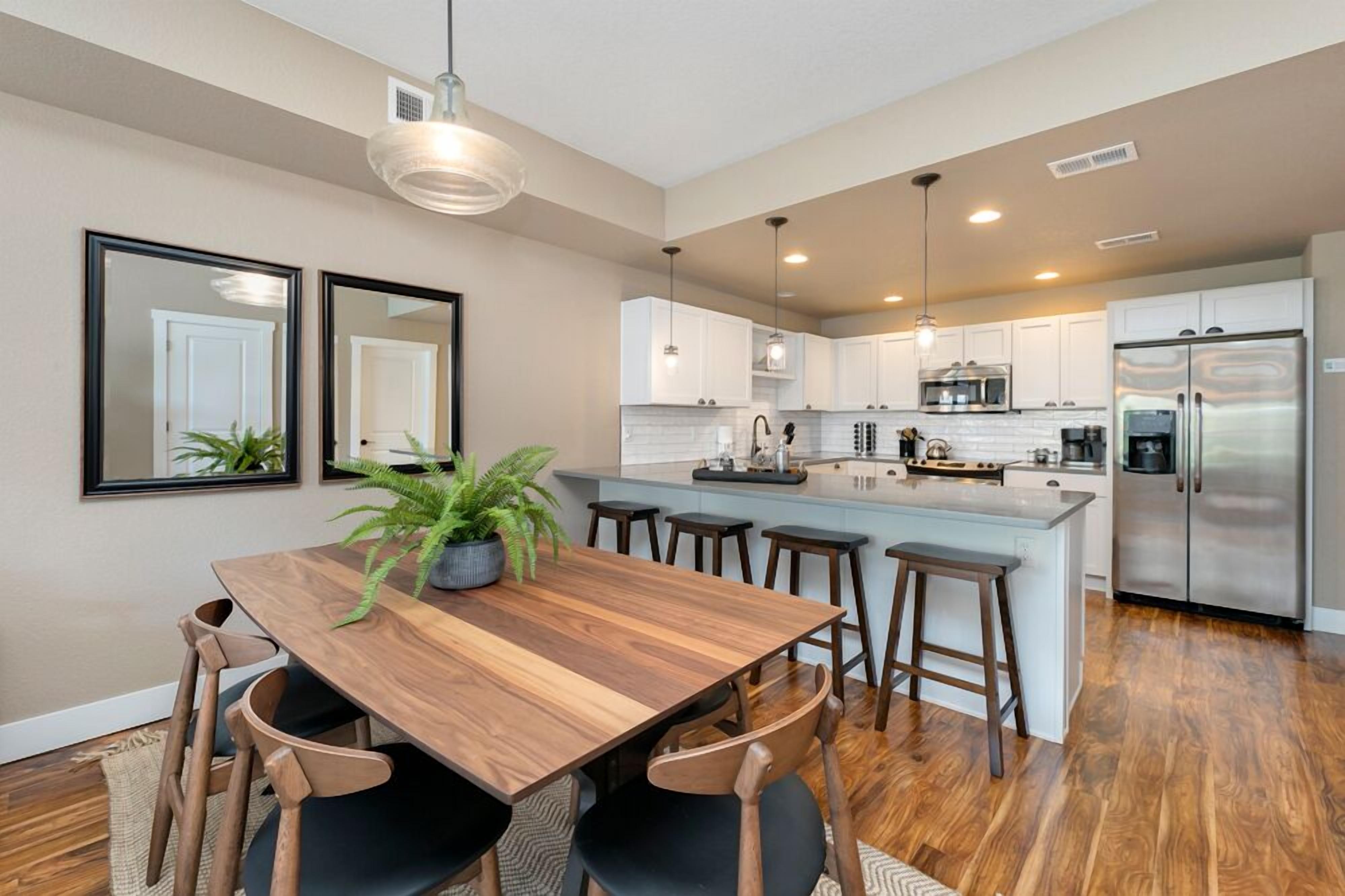 Amazing Urban Townhome near Breweries & River!