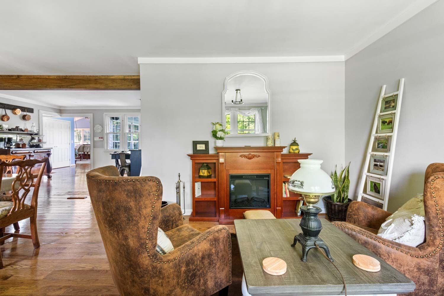 Luxury 22 Acre Farmhouse Between Franklin & Columbia *pool*animals* working farm