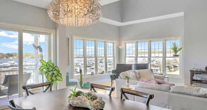 Marina View Condo w/Pool Access