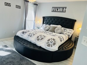 4 chambres, coffres-forts dans les chambres, fer et planche à repasser