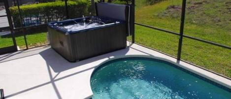 Tina de hidromasaje al aire libre