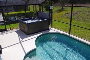 Bain à remous extérieur