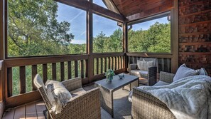 Property grounds - "A Point of View" - Voted by guests as "Best Cabin in Blue Ridge" (Blue Ridge)