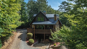 Exterior - "A Point of View" - Voted by guests as "Best Cabin in Blue Ridge" (Blue Ridge)