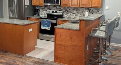 4106 Palms, 1st floor, 3-bedroom, check out the reduced fall pricing
