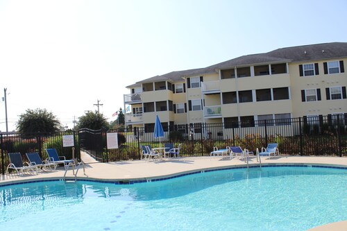 4106 Palms, 1st floor, 3-bedroom, Last minute May deals, 40% off