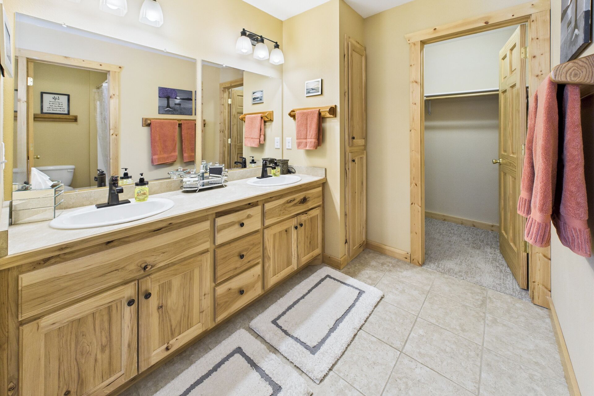 Combined shower/bathtub, hair dryer, towels, soap