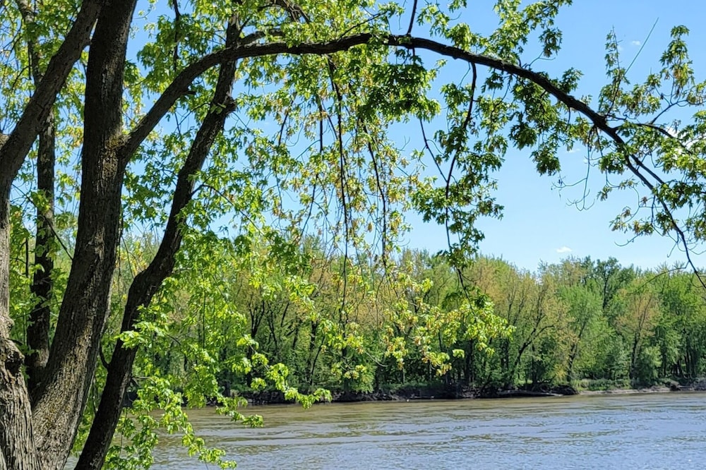 Little Cabin on the Rock River - All your own!
