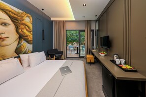In-room safe, blackout curtains, soundproofing, iron/ironing board - Neva Boutique Hotel (Kas)