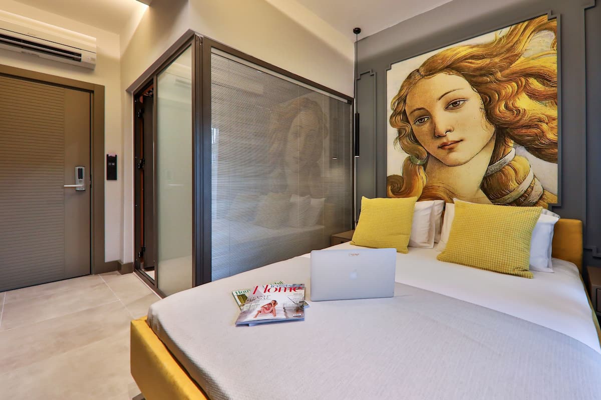 In-room safe, blackout curtains, soundproofing, iron/ironing board