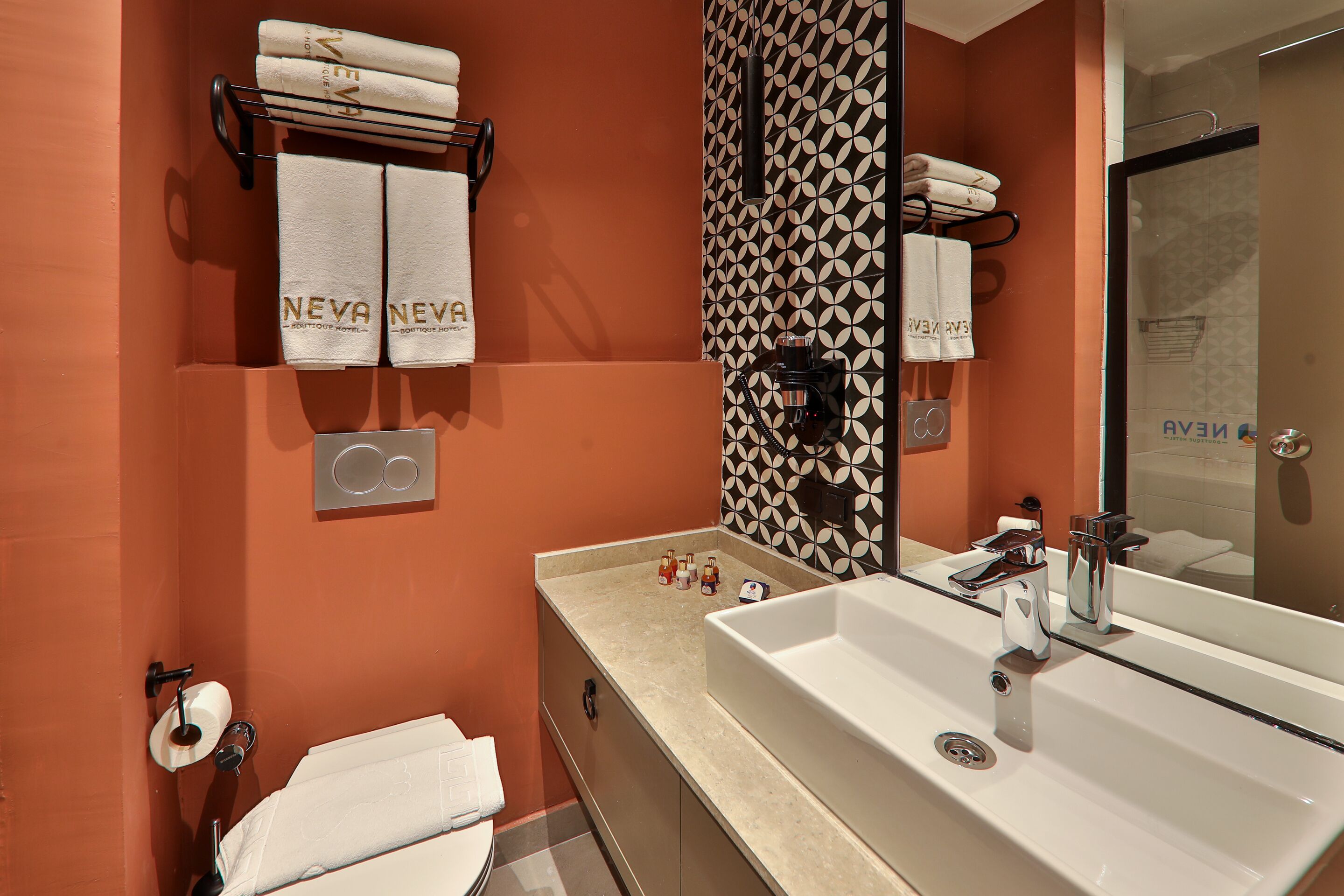 superior double room, garden view, ground floor | bathroom | shower, free toiletries, hair dryer, slippers