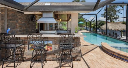 Southern Exposure with a Heated Pool/Spa, Standup Arcade on a Gulf Access Canal