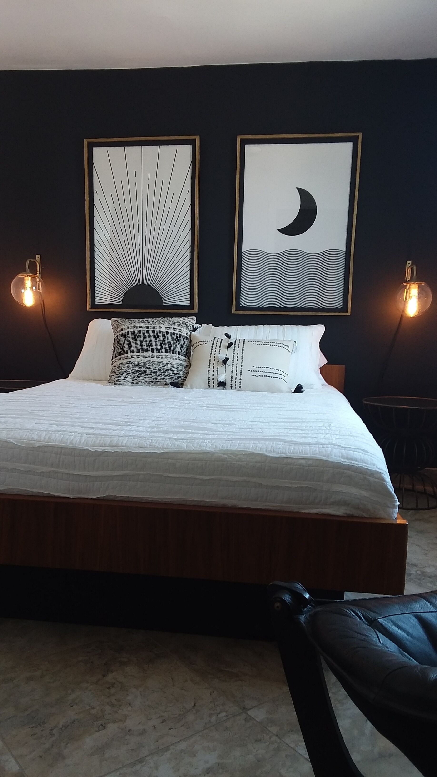 LAKEFRONT- Mid Century Bungalow