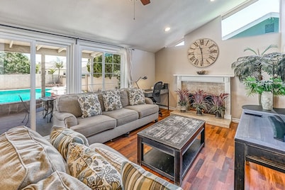 Funtierland + Poolside Retreat + Pool + Wifi