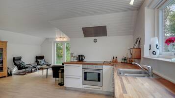 Réfrigérateur, micro-ondes, lave-vaisselle, congélateur