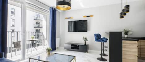 1 habitación, ropa de cama de alta calidad y escritorio