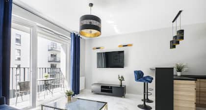 Lumina apartment on Drewnowska