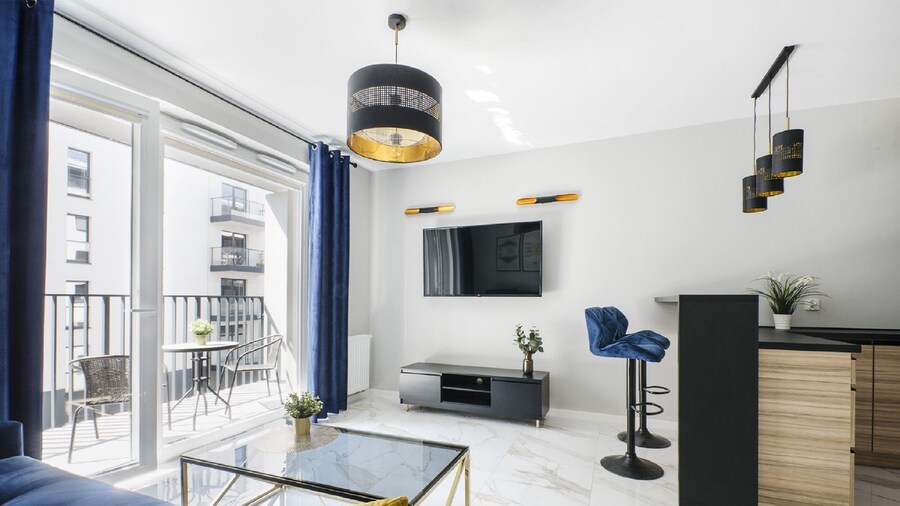 Lumina apartment on Drewnowska