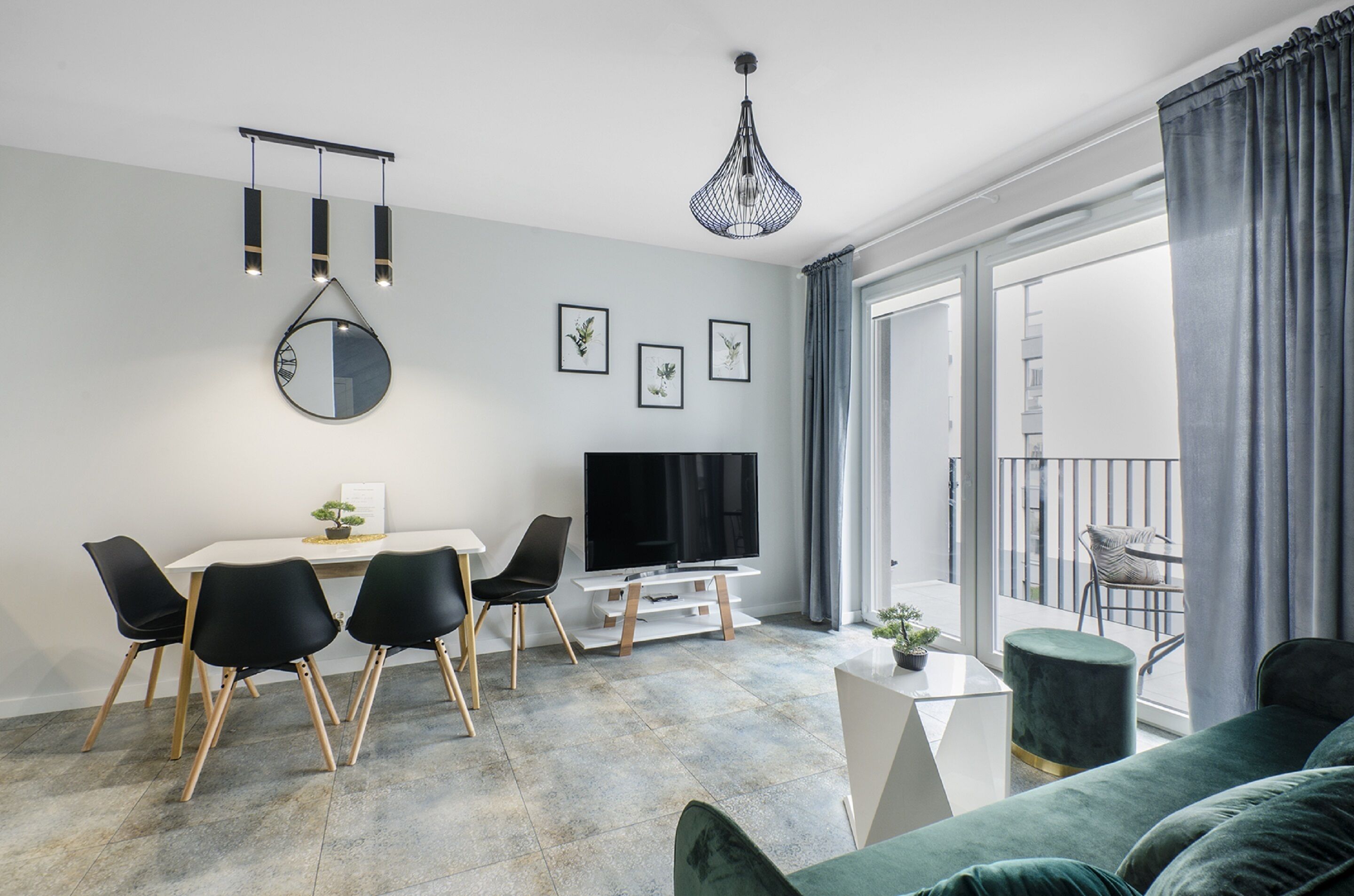 Apartemen Comfort | Seprai premium, meja kerja, tirai kedap cahaya, dan kedap suara