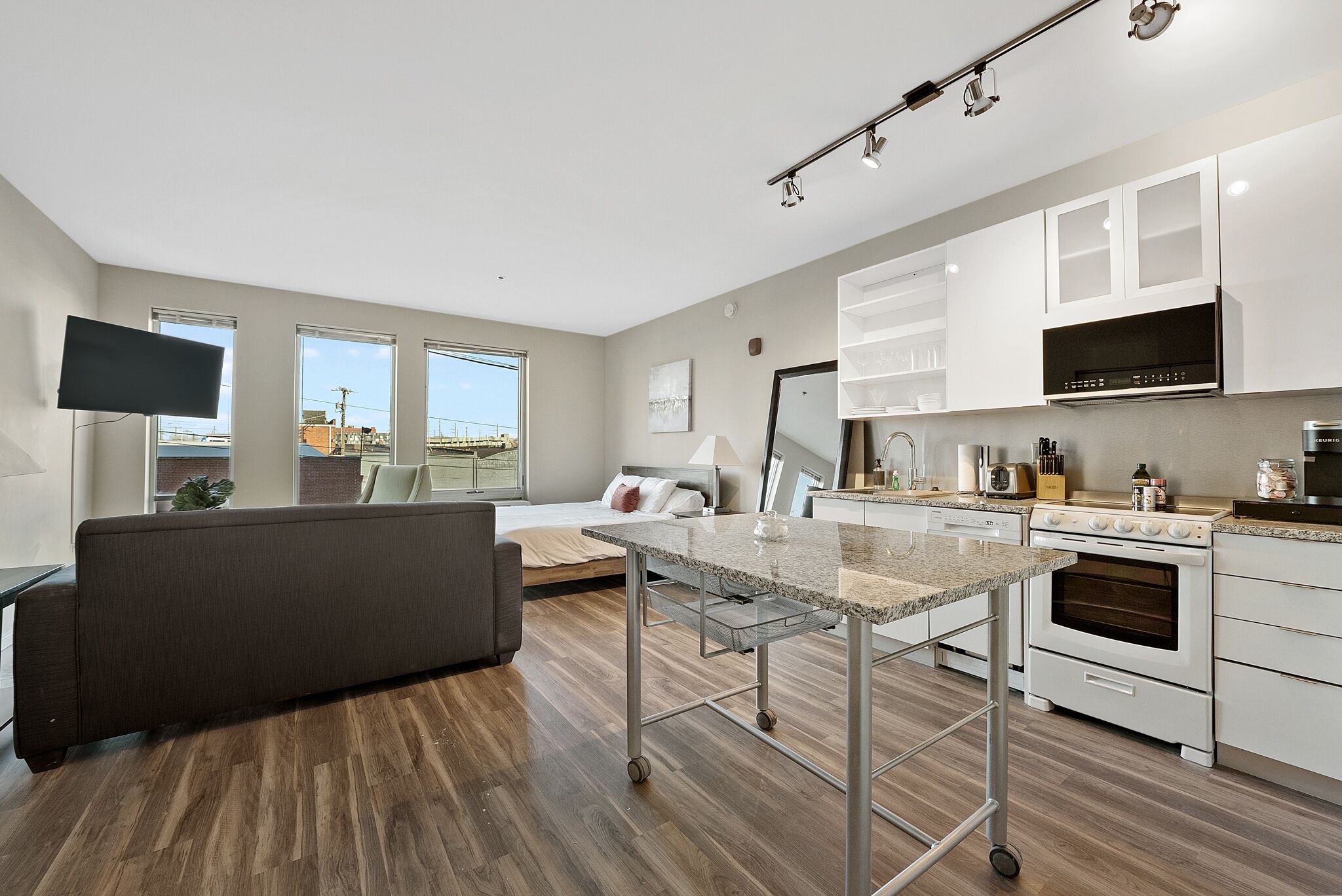 The Perfect Retreat: Relax and Rejuvenate in a Stunning Resort Setting 353