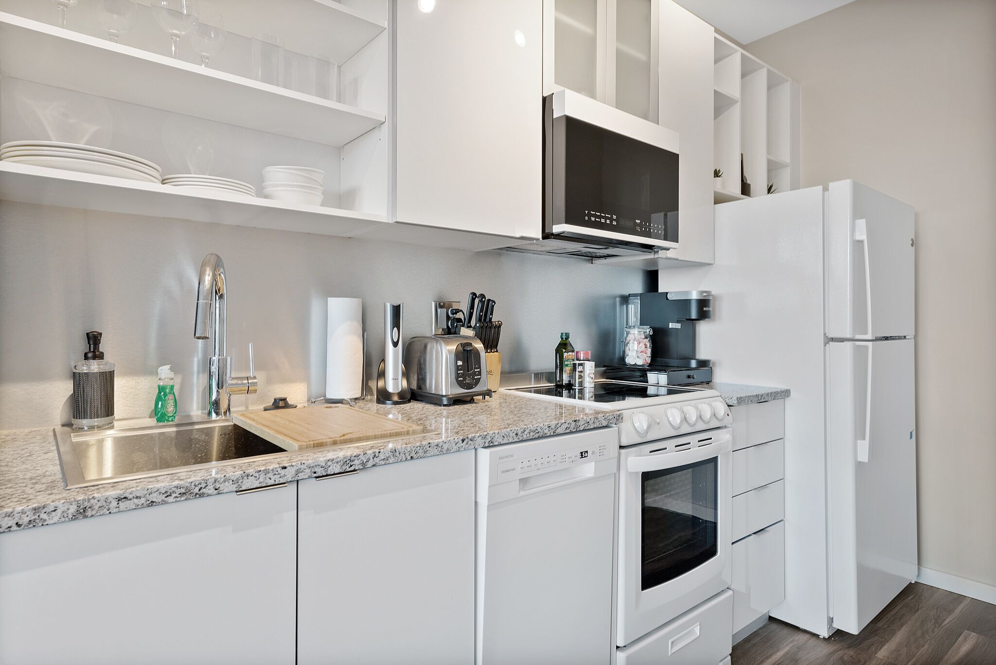 The Perfect Retreat: Relax and Rejuvenate in a Stunning Resort Setting 353