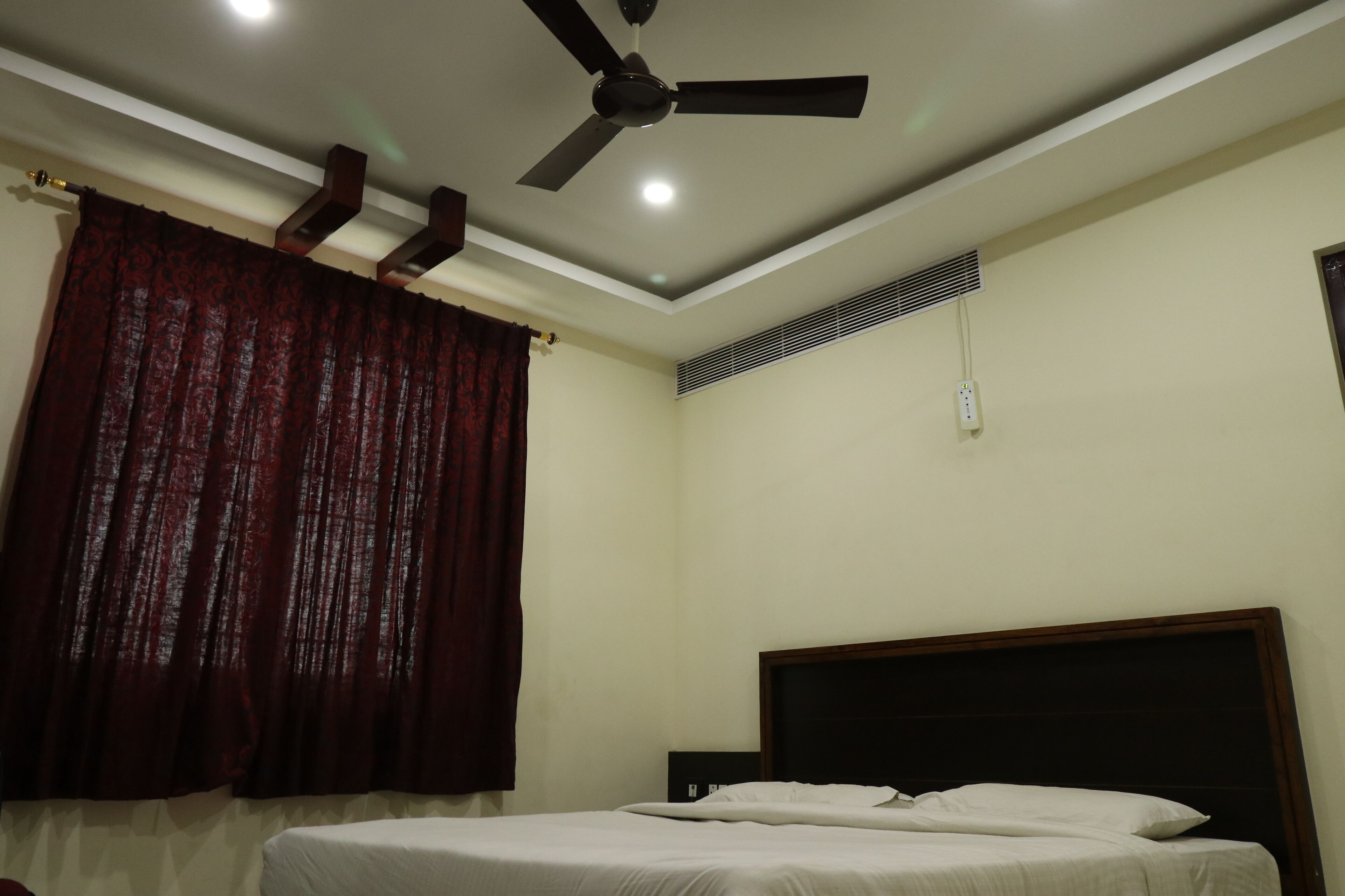 스탠다드 더블룸 | 고급 침구, 간이 침대, 무료 WiFi, 침대 시트