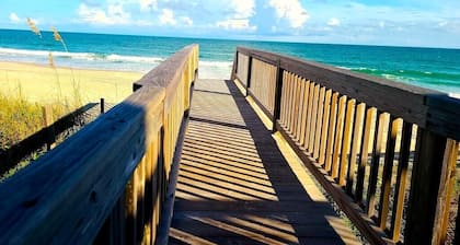 PRIVATE beach access 5BR 4BA w 2 KING Suites +Arcade+Dog friendly in Surf City
