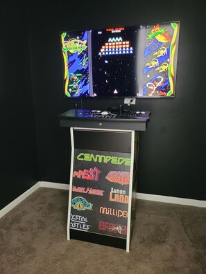 No worries on rainy days, arcade pedestal with 10K games, boardgames and books. 