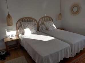 3 bedrooms, iron/ironing board, travel cot, free WiFi