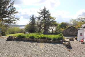 Property grounds - Cherrytreecottage - Cosy 19thcentury/pet Friendly (Ballyliffin)