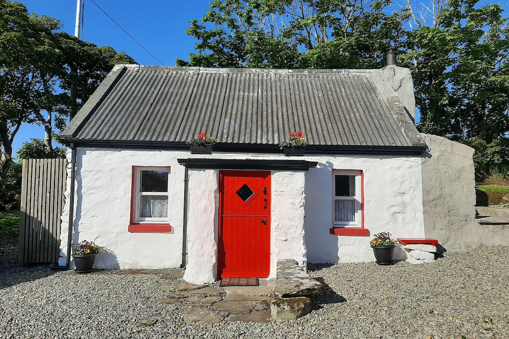 Cherry Tree Cottage - Cosy 19th Century Cottage