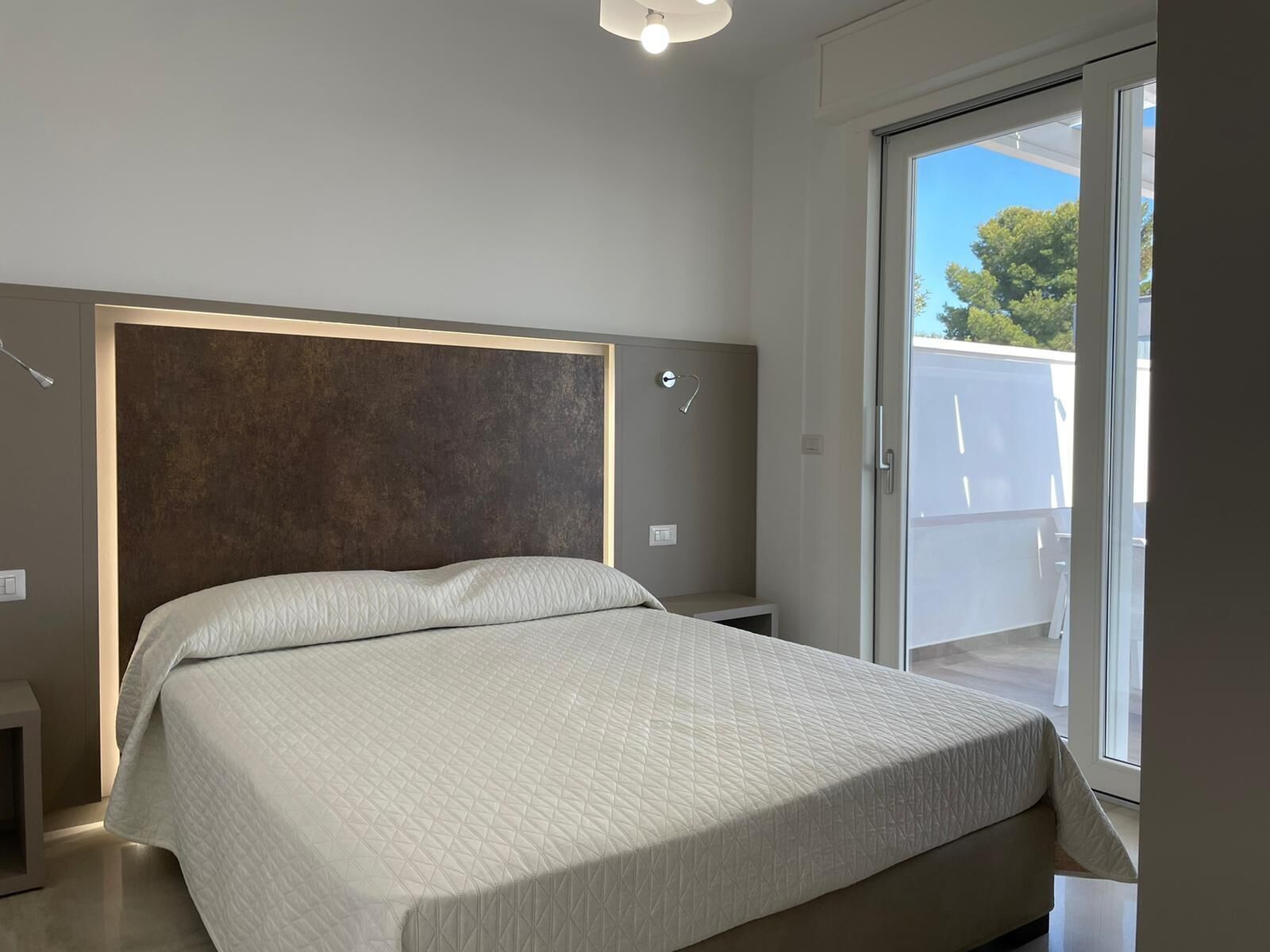 2 bedrooms, travel cot, free WiFi, bed sheets