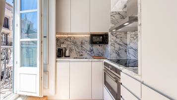 Fridge, microwave, oven, dishwasher