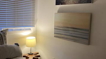 4 bedrooms, desk, iron/ironing board, free WiFi