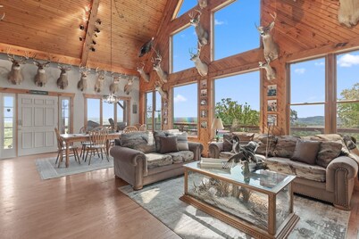 Incredible Cabin with Even Better Views with Local Golf Opportunities!