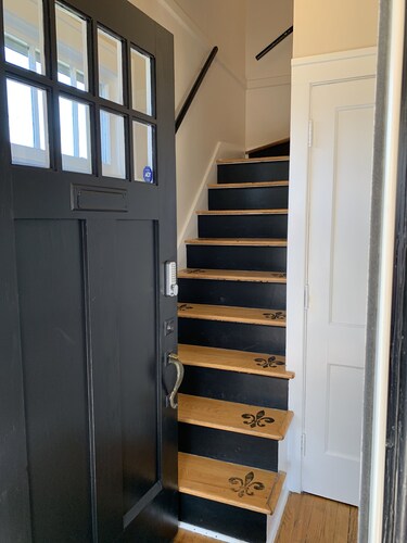 Updated charming 2ND unit city place with BIG yard