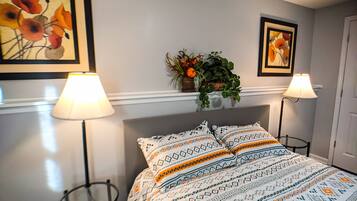 3 bedrooms, desk, iron/ironing board, free WiFi