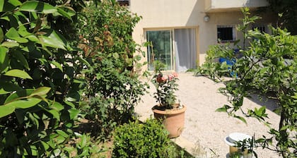 Appart T2 40mÂČ avec jardin Transport Ă 200 m La Valentine parking /wifi