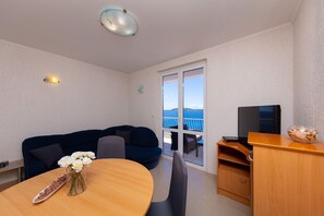 Smart TV, DVD player, books - Sea view House (Dubrovnik)