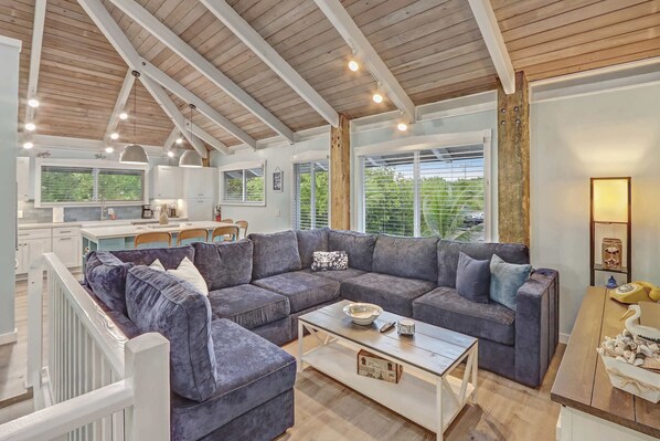 Smart TV, Netflix, table tennis, streaming services