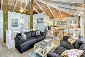 Smart TV, Netflix, table tennis, streaming services