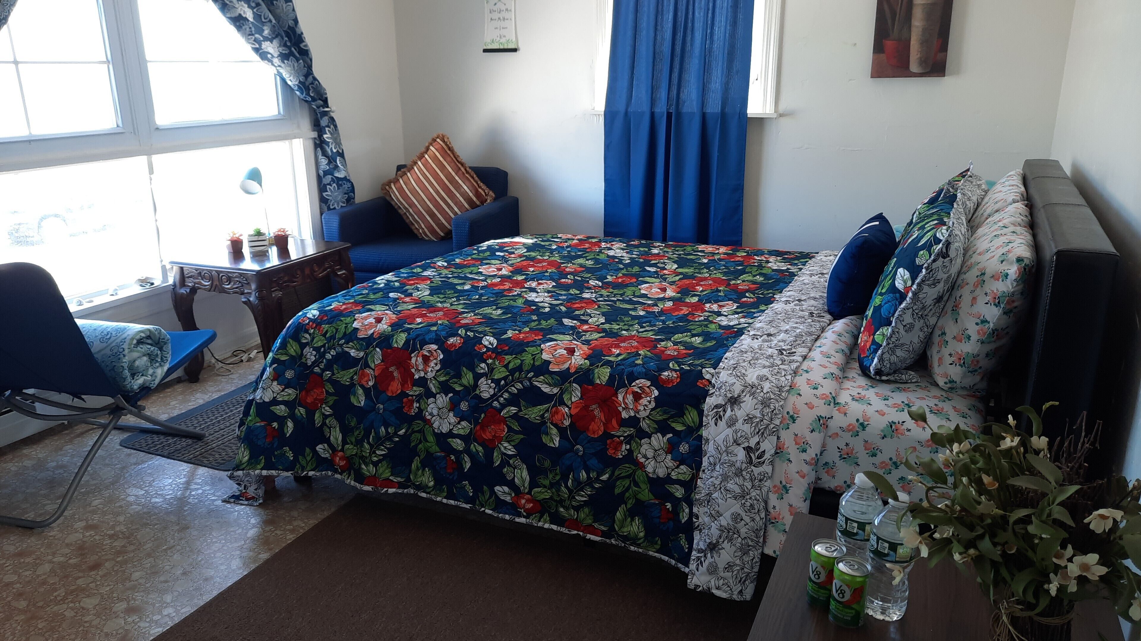 Room With Fantastic Front Ocean And Beach View! House Right Across The Ocean!