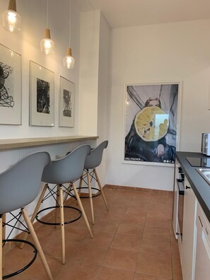 Refrigerador, horno, parrilla de estufa y lavavajillas 