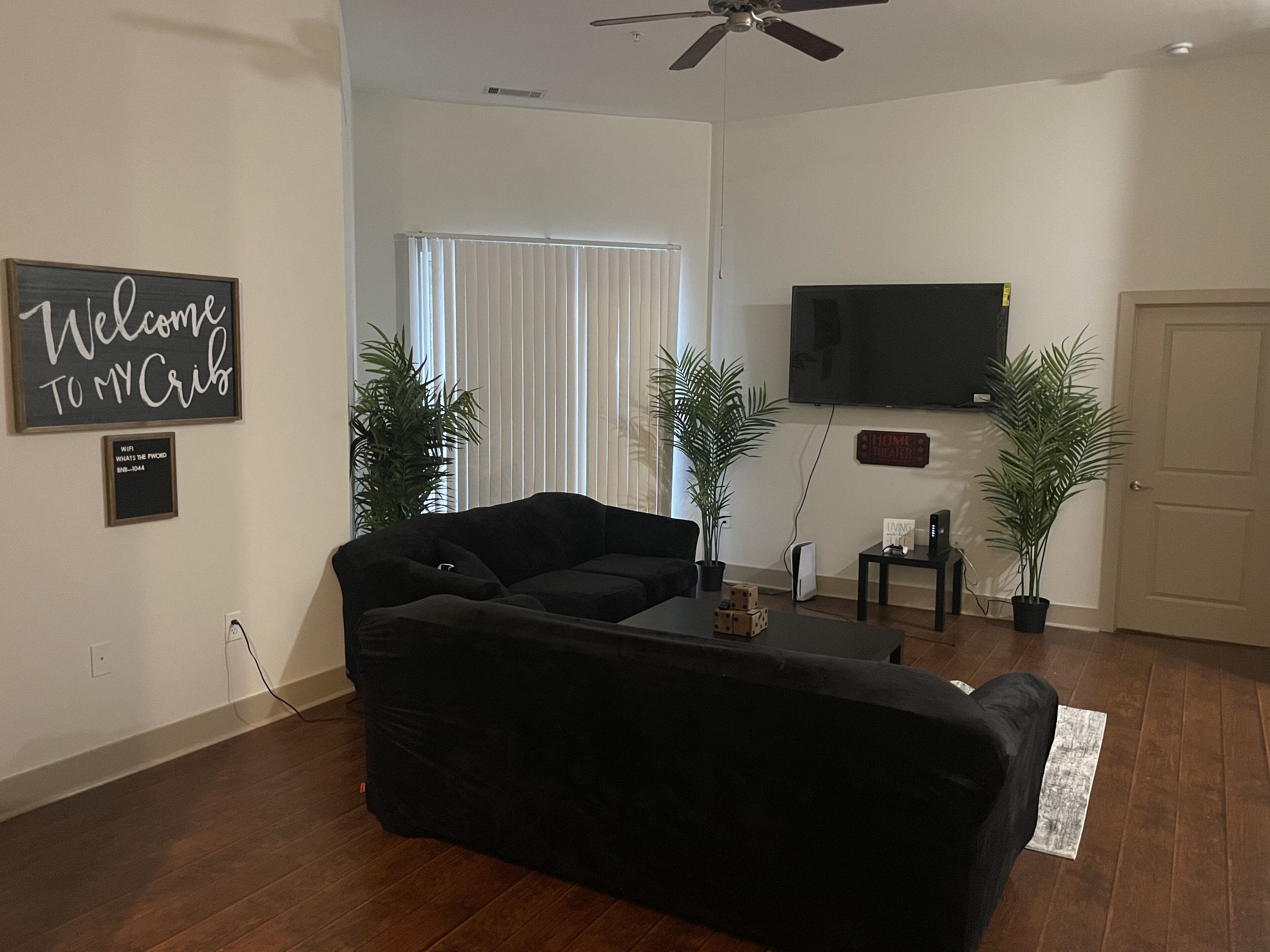 Spacious 2 Bedroom Condo Downtown w/ Rooftop Pool