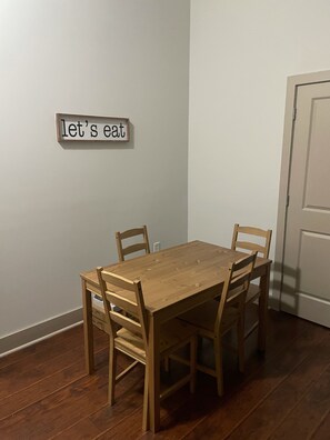 Dining - Spacious 2 Bedroom Condo Downtown w/ Rooftop Pool (Atlanta)