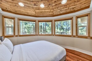 5 Schlafzimmer, Bügeleisen/Bügelbrett, WLAN, Bettwäsche