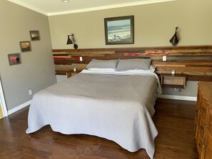 4 bedrooms, desk, iron/ironing board, free WiFi