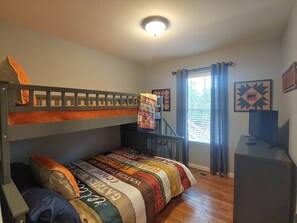 3 chambres, fer et planche à repasser, Wi-Fi, literie fournie