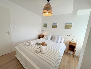 2 bedrooms, iron/ironing board, free WiFi, bed sheets