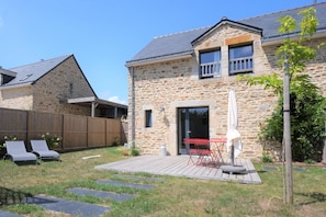 Outdoor dining - Ty Kergo - Surzur - Gîte (SURZUR)